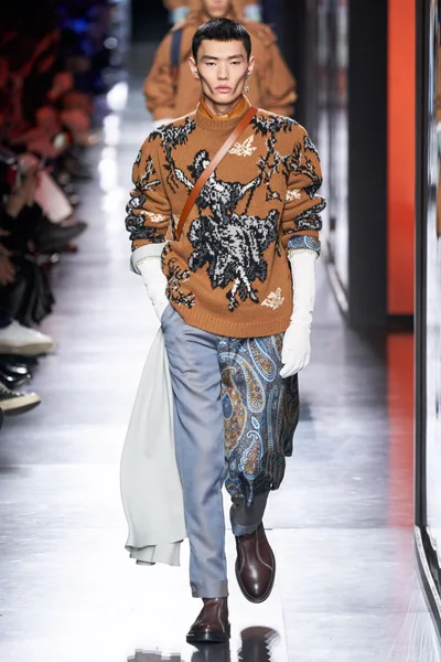 Look 8